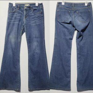 CABI JEANS Women's Size 6 Flare Boot Medium Wash regular